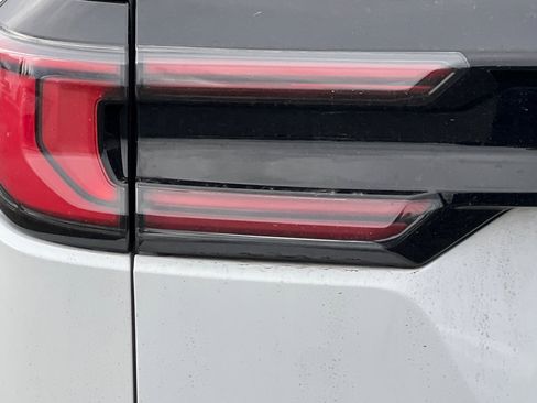 Used 2024 GMC Acadia Elevation image 46