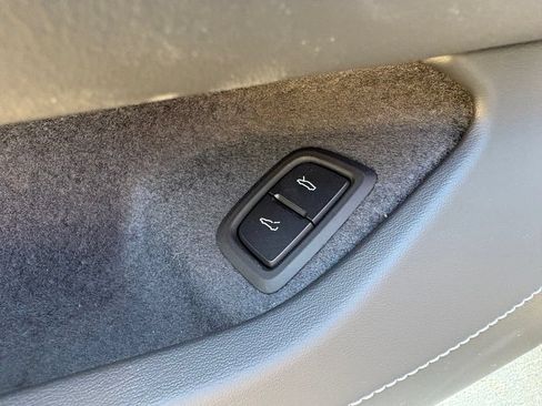 Used 2023 Chevrolet Corvette Stingray Preferred Cpe w/ Stealth Interior Trim Package RWD image 17