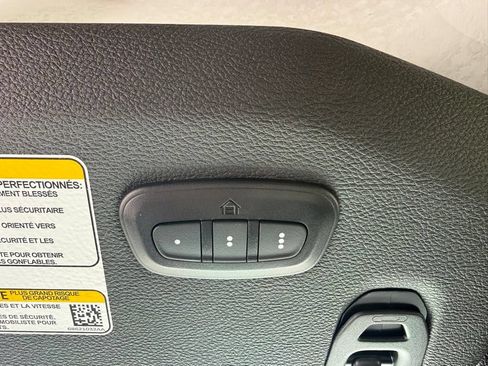 Used 2024 Jeep Wrangler Unlimited Sahara w/ Technology Group AWD/4WD image 25