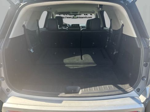 Used 2022 Nissan Pathfinder SL image 18