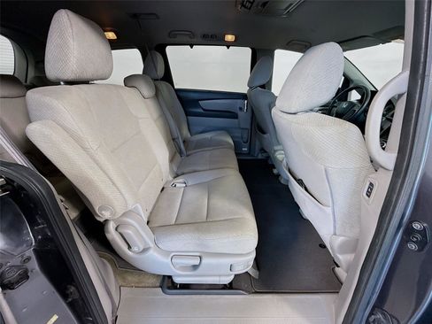 Used 2016 Honda Odyssey SE image 8