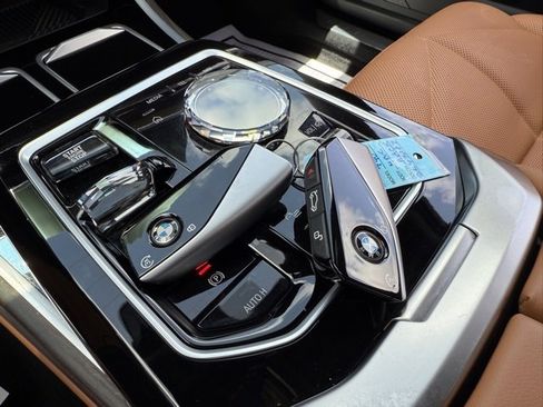 Used 2023 BMW 740i w/ Parking Assistance Package image 47