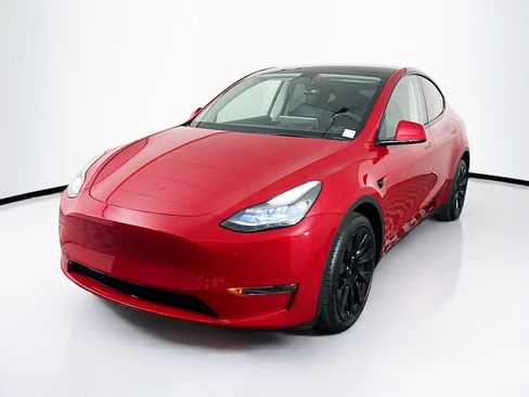 Used 2023 Tesla Model Y Long Range AWD/4WD image 3