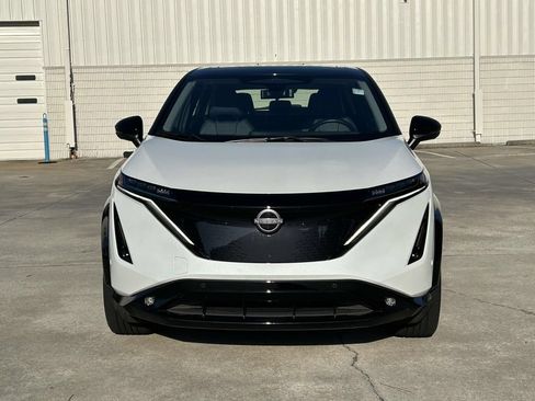 Used 2023 Nissan Ariya AWD/4WD image 8