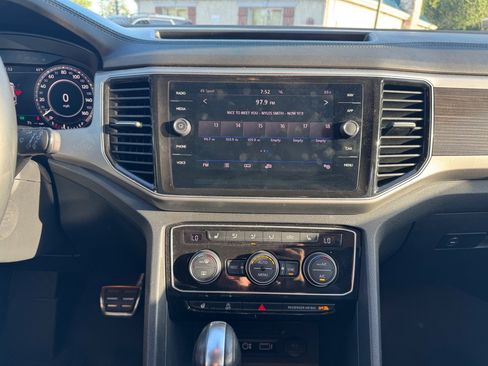 Used 2019 Volkswagen Atlas SEL R-Line AWD/4WD image 14