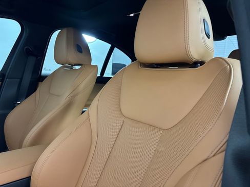 Used 2025 BMW M340i w/ Premium Package image 10