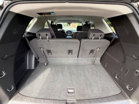Used 2019 Chevrolet Traverse LT FWD image 15
