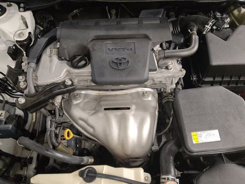Used 2016 Toyota Camry XLE w/ Moonroof Package FWD image 30