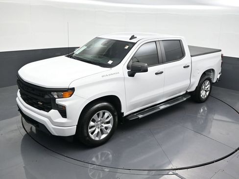 Used 2024 Chevrolet Silverado 1500 Custom image 16