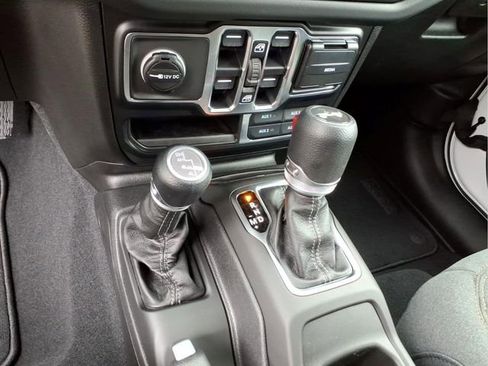 New 2026 Jeep Wrangler Unlimited Sahara AWD/4WD image 23