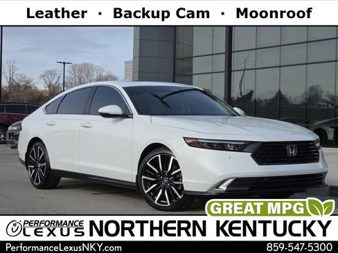 Used 2023 Honda Accord Touring image 1
