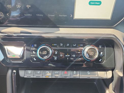 Used 2025 GMC Sierra 2500 AT4 w/ AT4 Premium Plus Package AWD/4WD image 24