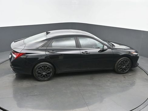 Used 2023 Hyundai Elantra Limited image 43