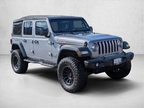 Used 2018 Jeep Wrangler Unlimited Sport S AWD/4WD image 3