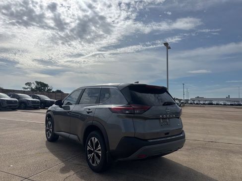 Certified 2023 Nissan Rogue SV FWD image 15