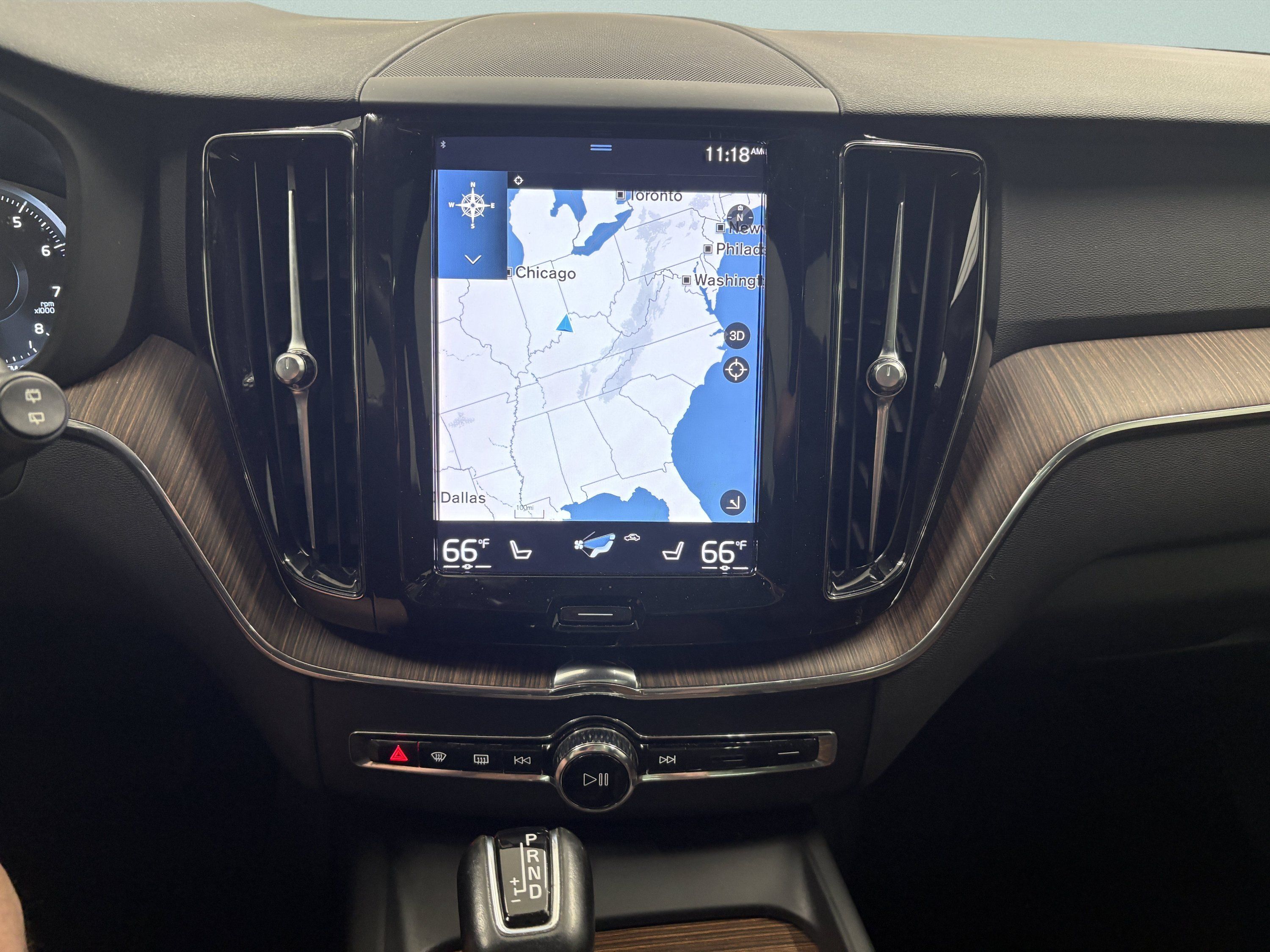 Used 2021 Volvo XC60 T5 Momentum AWD/4WD image 17