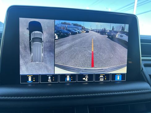 Used 2021 Chevrolet Tahoe Premier w/ Premium Package image 27