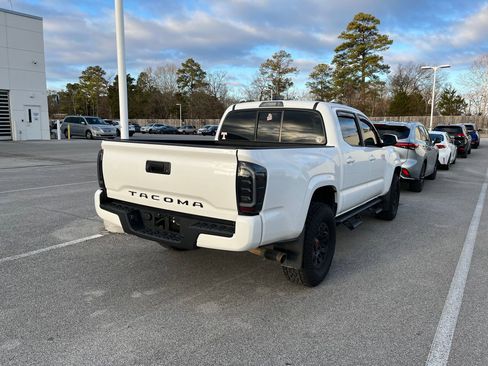 Used 2020 Toyota Tacoma SR image 5