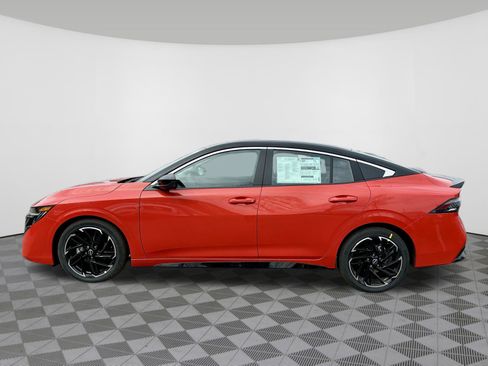 New 2026 Nissan Sentra SR w/ SR Premium Package FWD image 16