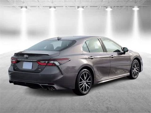 Used 2023 Toyota Camry SE image 8