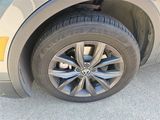 Used 2023 Volkswagen Tiguan SE image 2