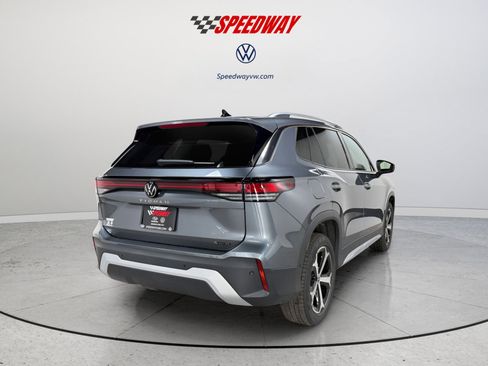 New 2026 Volkswagen Tiguan SE image 7