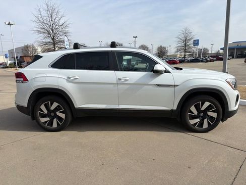 Used 2024 Volkswagen Atlas Cross Sport SEL image 6