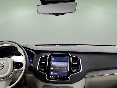 New 2025 Volvo XC90 T8 Plus w/ Protection Package Premier image 35