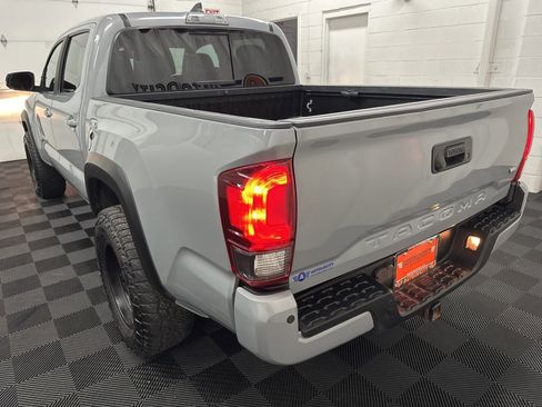 Used 2019 Toyota Tacoma TRD Off-Road image 7