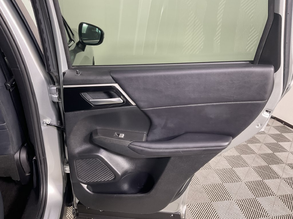 Used 2024 Mitsubishi Outlander SE AWD/4WD image 22