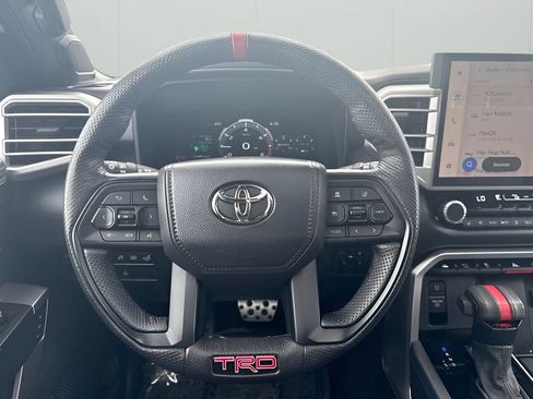 Used 2025 Toyota Sequoia Platinum AWD/4WD image 25