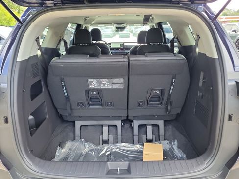 New 2026 Kia Carnival FWD image 14