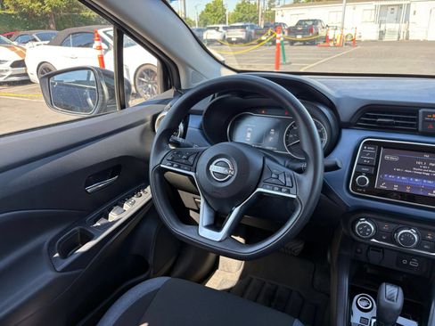 Used 2025 Nissan Versa SV FWD image 32