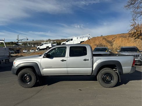 Used 2013 Toyota Tacoma PreRunner image 8