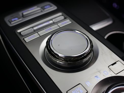 Used 2022 Genesis GV70 2.5T AWD/4WD image 23
