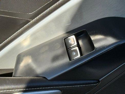 Used 2018 Chevrolet Corvette Stingray Coupe w/ 1LT image 18