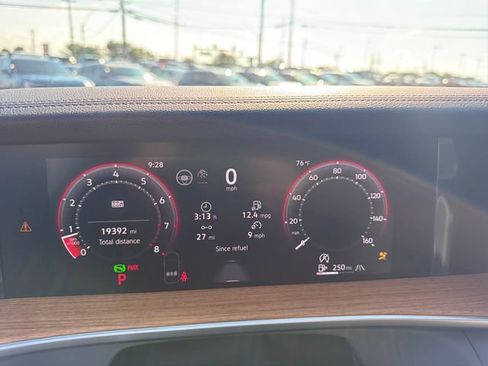 Used 2025 Volkswagen Tiguan SEL R-Line AWD/4WD image 18