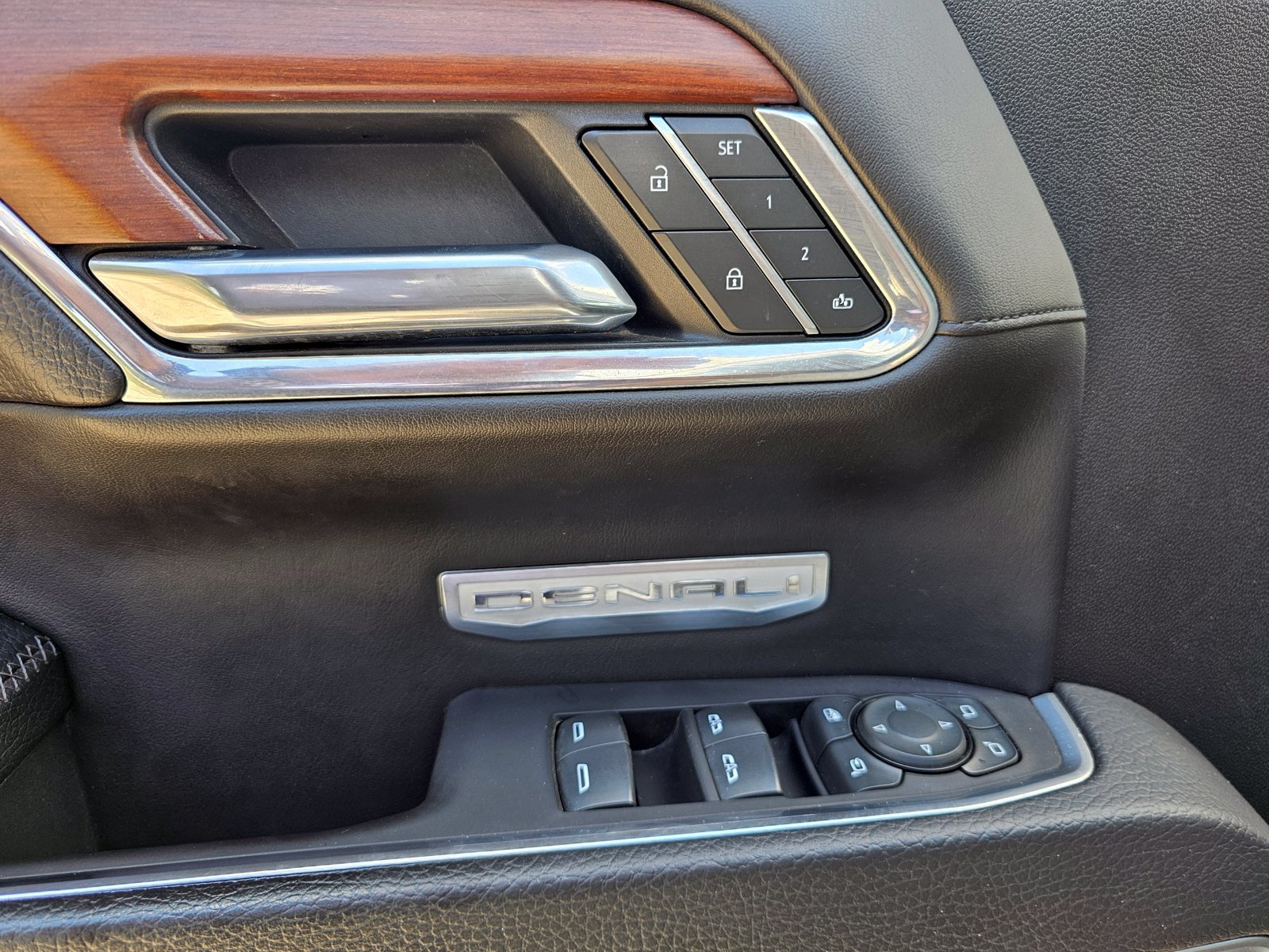 Used 2023 GMC Sierra 1500 Denali AWD/4WD image 13