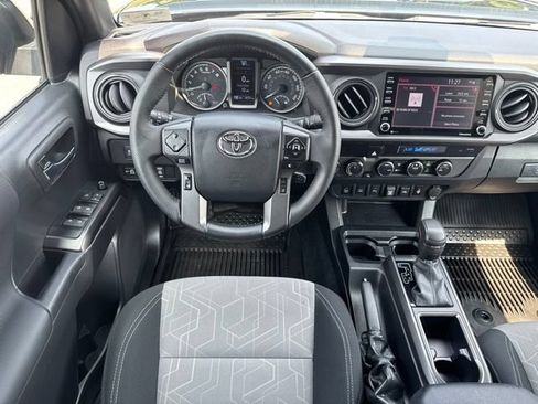 Used 2023 Toyota Tacoma TRD Sport w/ Technology Package AWD/4WD image 5
