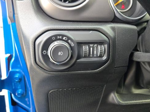 Used 2022 Jeep Wrangler Unlimited Sport image 25
