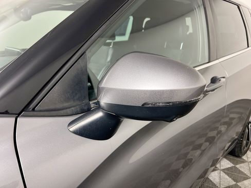 Used 2023 Mitsubishi Outlander SE image 10