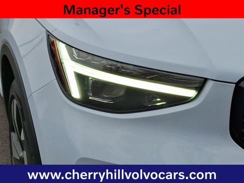 Certified 2025 Volvo XC40 B5 Plus w/ Protection Package Premier image 10