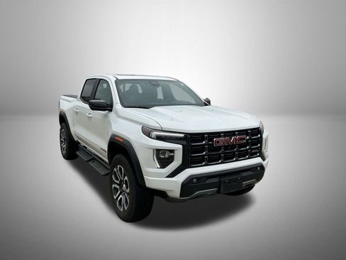 Used 2024 GMC Canyon AT4 w/ AT4 Premium Package AWD/4WD image 3