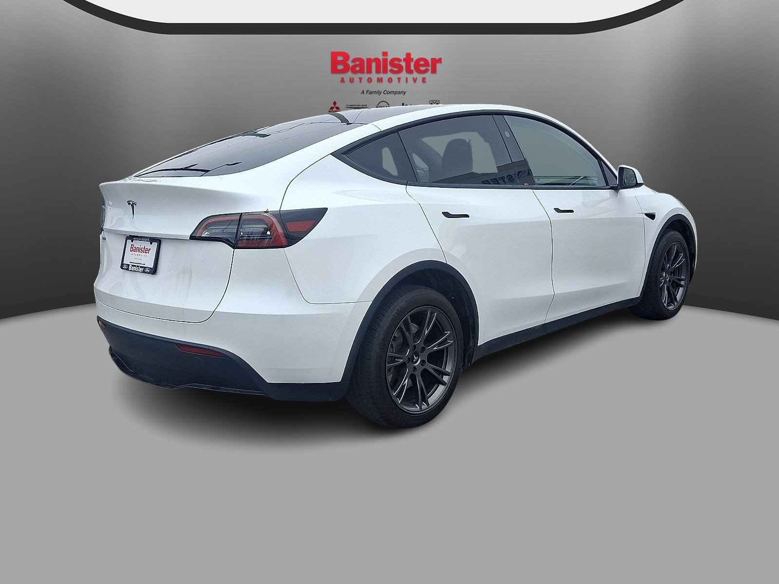 Used 2024 Tesla Model Y Long Range RWD image 4