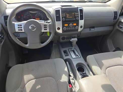 Used 2014 Nissan Frontier SV w/ SV Value Truck Package RWD image 15