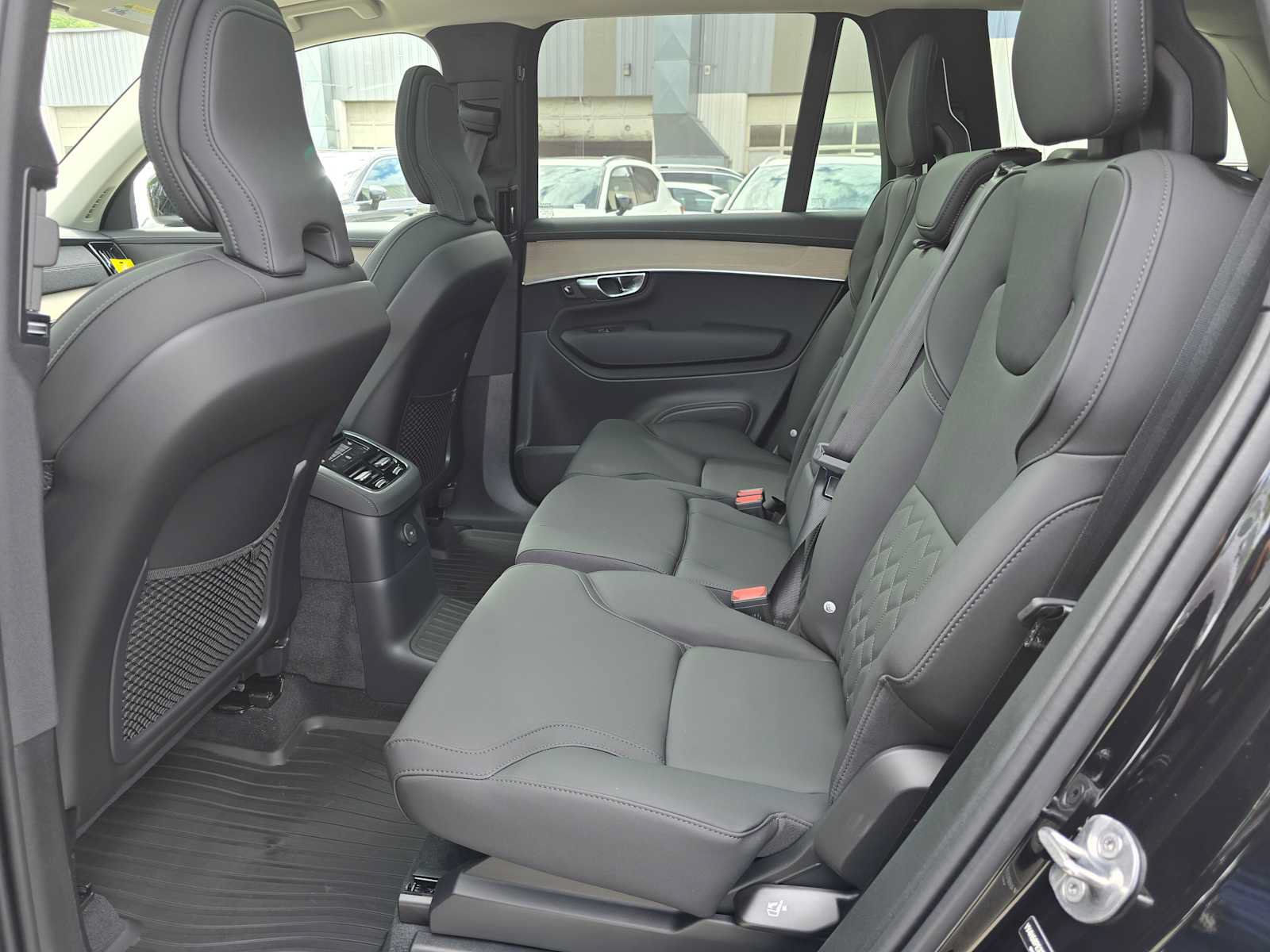 New 2026 Volvo XC90 T8 Plus w/ Protection Package AWD/4WD image 15