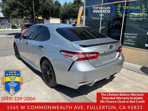 Used 2020 Toyota Camry SE w/ Carpet Mat Package FWD image 6
