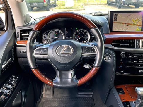 Used 2019 Lexus LX 570 4WD w/ Luxury Package image 6