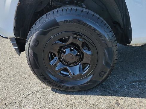 Used 2021 Toyota Tacoma SR image 10