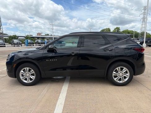 Used 2021 Chevrolet Blazer LT FWD image 3